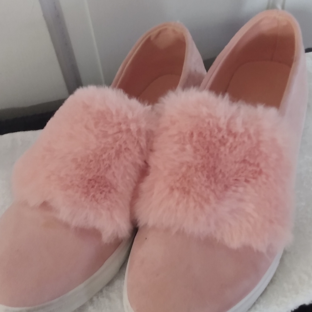 Shoe - Picture 3 of 5